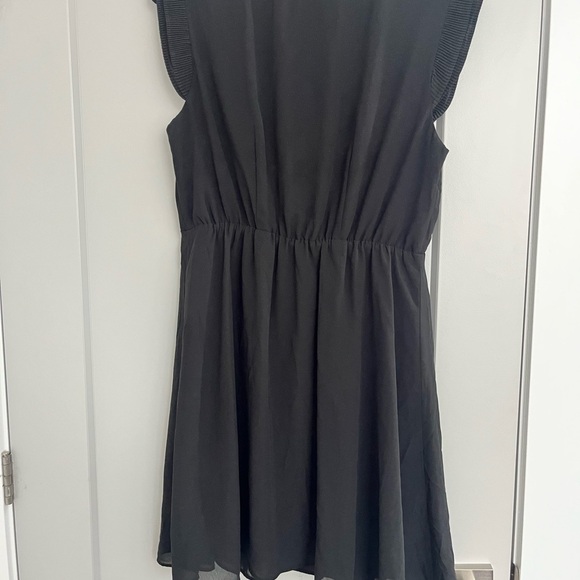 H&M Classic Black Dress - Picture 4 of 4